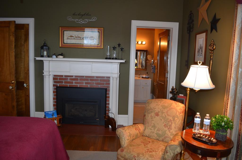 The Collins House Inn Marion Extérieur photo