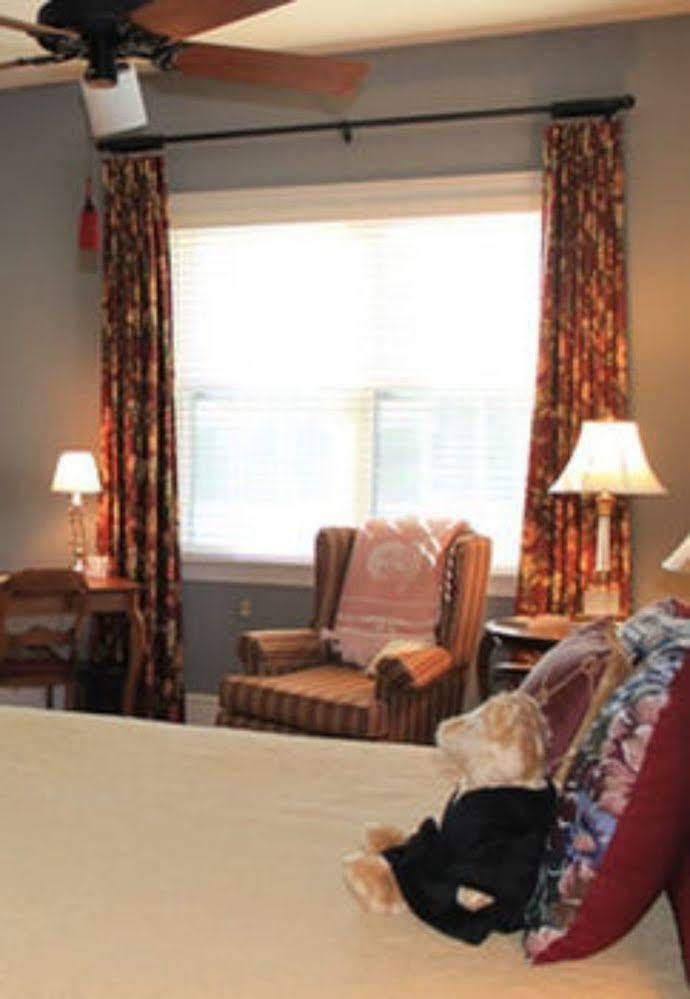 The Collins House Inn Marion Extérieur photo